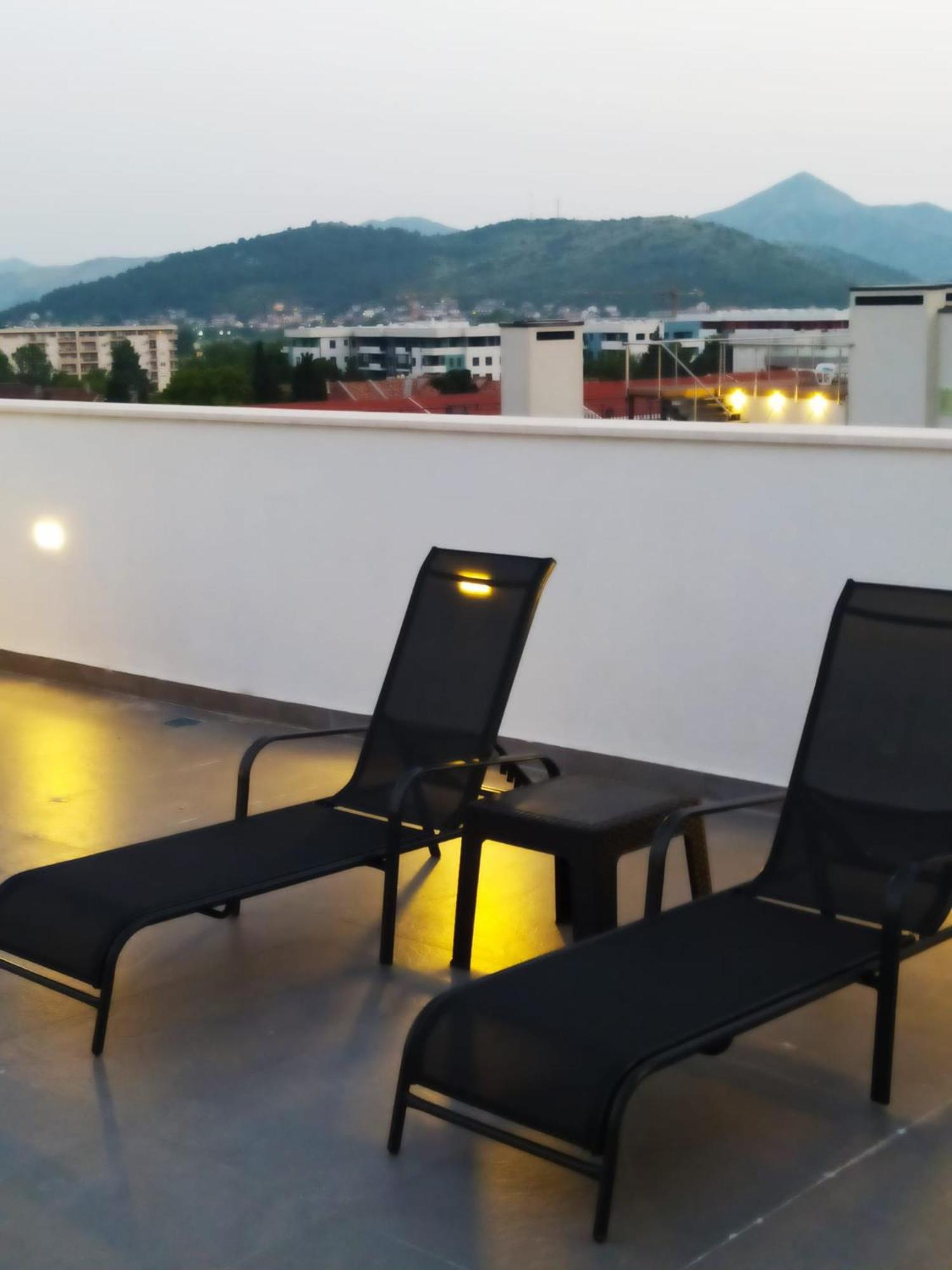 Pine 1 Apartment In The Center トレビニエ エクステリア 写真